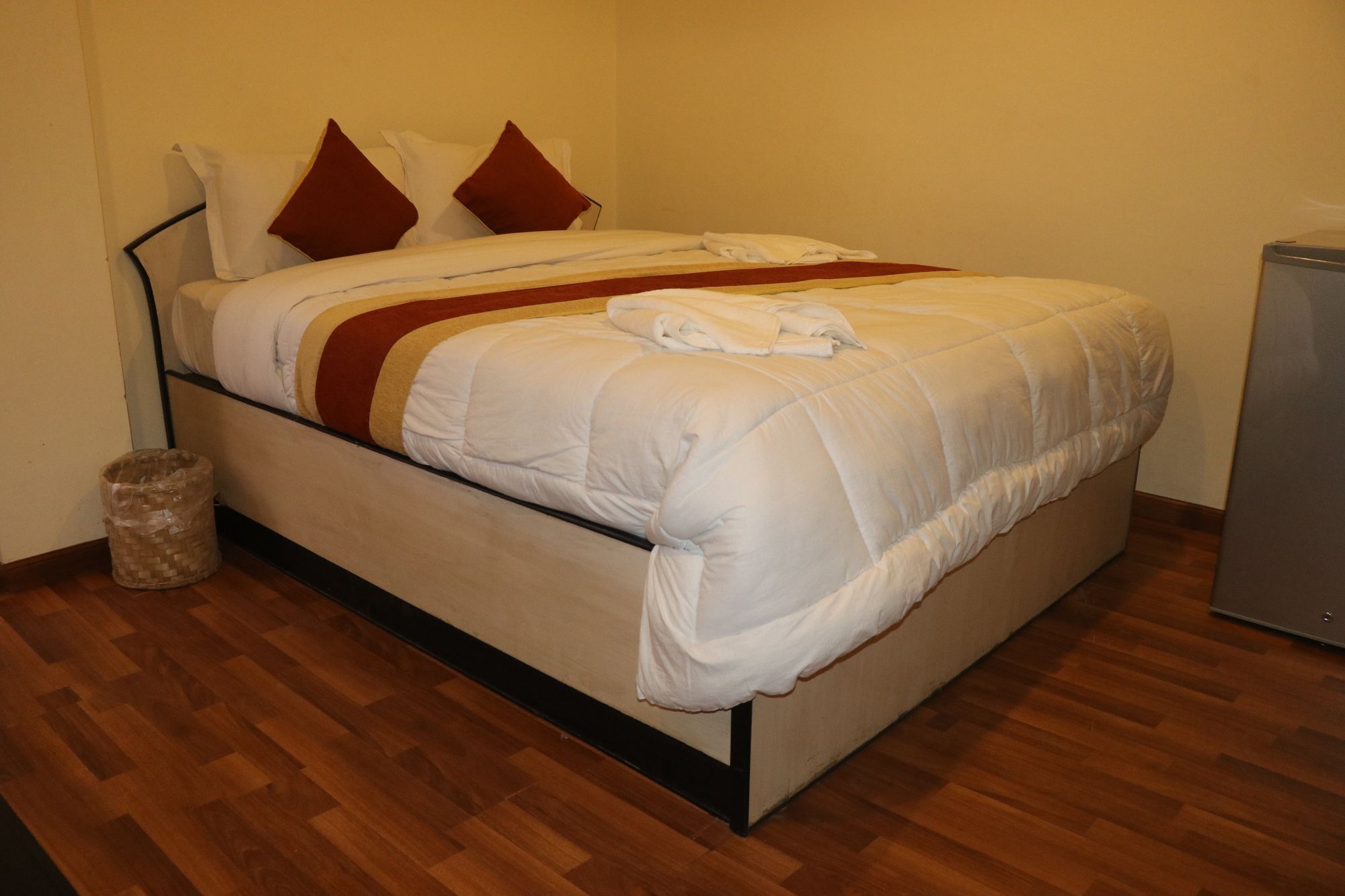 Hotel Sweet Town Катманду Екстериор снимка